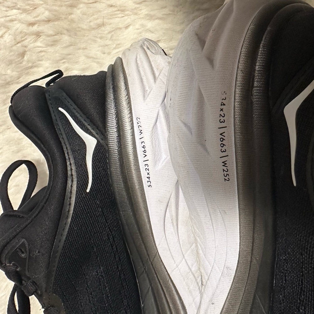 Hoka Bondi 8 Women's Black Athletic Shoes - Picture 5 of 9